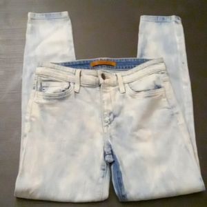 Joe's Jeans, "The High Water" fit, Size 28 fits more like a 27